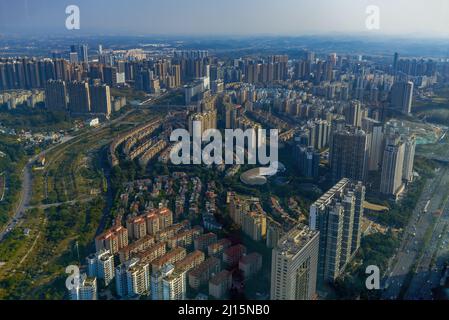 Ansicht der städtischen Hochhäuser in Nanning, Guangxi, China von oben Stockfoto