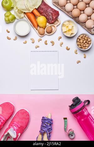 Ketogene Ernährung. Zutaten für die Keto-Diät. Hohe gute Fett, gesunde Ernährung. Zutaten für gesunde Lebensmittel Auswahl. Ausgewogene gesunde Inhaltsstoffe von Stockfoto