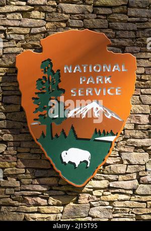 Logos des National Park Service am sope Creek in der Cochran Shoals Unit des Chattahoochee River National Recreation Area in Marietta, Georgia. Stockfoto