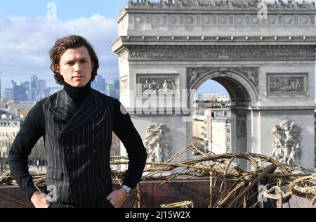 Tom Holland ( Spiderman) nimmt an der Uncharted Photocall auf den Champs-Elysees Paris Teil Stockfoto