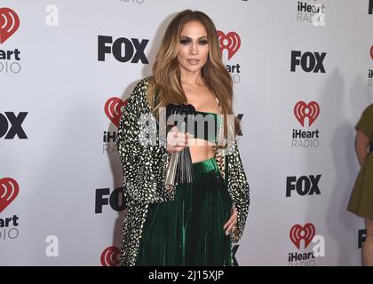 Los Angeles, Kalifornien, USA. 22.. März 2022. 2022 IHEARTRADIO MUSIC AWARDS: Jennifer Lopez bei den „iHeartRadio Music Awards“ 2021, die am Dienstag, den 22. März (8:00-10:00 Uhr ET Live/PT Tape-Delayed) auf FOX live aus dem Shrine Auditorium in Los Angeles übertragen wurden. CR: Scott Kirkland/PictureGroup/Sipa USA for FOX. KREDIT: 2022 FOX MEDIA, LLC. Quelle: SIPA USA/Alamy Live News Stockfoto