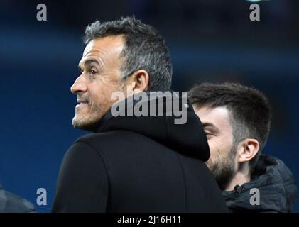 MANCHESTER, ENGLAND - 1. NOVEMBER 2016: Barcelona-Cheftrainer Luis Enrique im Bild vor dem UEFA Champions League-Spiel der Gruppe C zwischen Manchester City und dem FC Barcelona im City of Manchester Stadium. Copyright: Cosmin Iftode/Picstaff Stockfoto