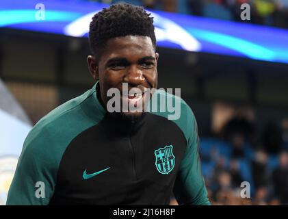 MANCHESTER, ENGLAND - 1. NOVEMBER 2016: Samuel Umtiti aus Barcelona vor dem UEFA Champions League-Spiel der Gruppe C zwischen Manchester City und dem FC Barcelona im City of Manchester Stadium. Copyright: Cosmin Iftode/Picstaff Stockfoto