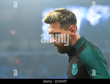 MANCHESTER, ENGLAND - 1. NOVEMBER 2016: Lionel Messi aus Barcelona vor dem UEFA Champions League-Spiel der Gruppe C zwischen Manchester City und dem FC Barcelona im City of Manchester Stadium. Copyright: Cosmin Iftode/Picstaff Stockfoto