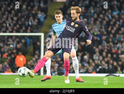 MANCHESTER, ENGLAND - 1. NOVEMBER 2016: Ivan Rakitic aus Barcelona im Rahmen des UEFA Champions League-Spiel der Gruppe C zwischen Manchester City und dem FC Barcelona im City of Manchester Stadium. Copyright: Cosmin Iftode/Picstaff Stockfoto