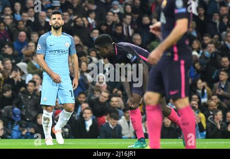 MANCHESTER, ENGLAND - 1. NOVEMBER 2016: Sergio Aguero von im Einsatz beim UEFA Champions League-Spiel der Gruppe C zwischen Manchester City und dem FC Barcelona im City of Manchester Stadium. Copyright: Cosmin Iftode/Picstaff Stockfoto