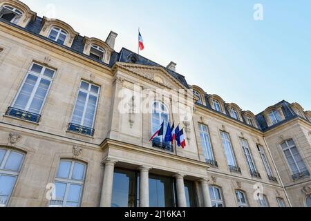 Die Abbildung zeigt den Eingang (im Innenhof) zum Elysée-Palast (Palais de l'Elysée), der Residenz des Präsidenten der Französischen Republik am 21. März 2022 in Paris, Frankreich. Foto von Victor Joly/ABACAPRESS.COM Stockfoto