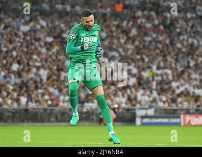 MANCHESTER, ENGLAND - 14. SEPTEMBER 2016: Monaco-Torwart Danijel Subasian feiert ein Tor, das sein Team während des UEFA Champions League-Spiel der Gruppe E zwischen Tottenham Hotspur und AS Monaco im Wembley-Stadion erzielt hat. Copyright: Cosmin Iftode/Picstaff Stockfoto