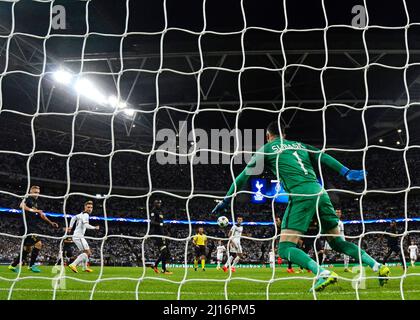 MANCHESTER, ENGLAND - 14. SEPTEMBER 2016: Monaco-Torwart Danijel Subasian im Einsatz während des UEFA Champions League-Spiel der Gruppe E zwischen Tottenham Hotspur und AS Monaco im Wembley-Stadion. Copyright: Cosmin Iftode/Picstaff Stockfoto