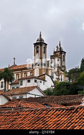 Barockkirche in der historischen Stadt Ouro Preto, Brasilien Stockfoto