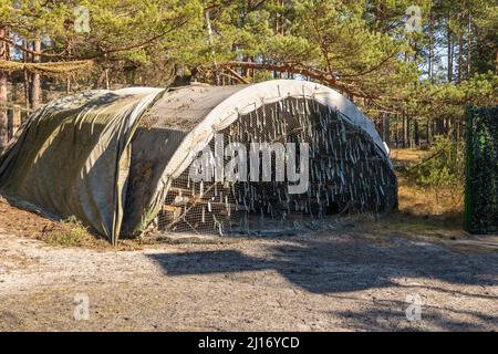 Hel, Polen - 20. März 2022: Militärzelt im Coastal Defense Museum in Hel Stockfoto