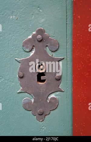 Altes barockes Türdetail, Ouro Preto, Minas Gerais, Brasilien Stockfoto