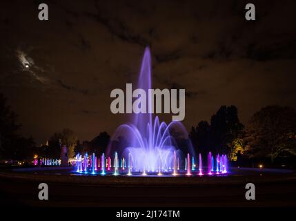 Die bunten Fauntains von Warschau Stockfoto