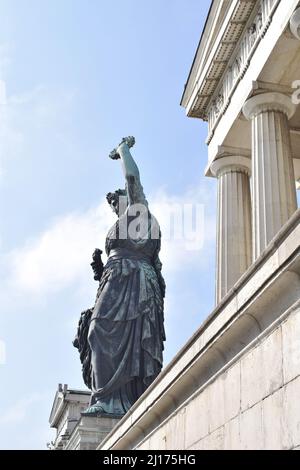 Monument of Glory. Bavaria Statue und die Ruhmeshalle in München Stockfoto