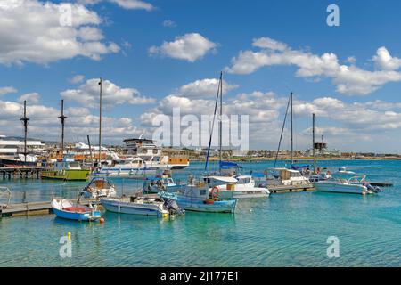 Hafen und Yachthafen von Paphos, Zypern. Stockfoto