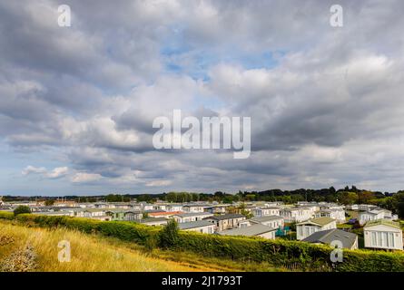 Ein großer Wohnmobil-Caravanpark in Heacham, einem Küstendorf im Westen Norfolks, England, mit Blick auf die Wash Stockfoto
