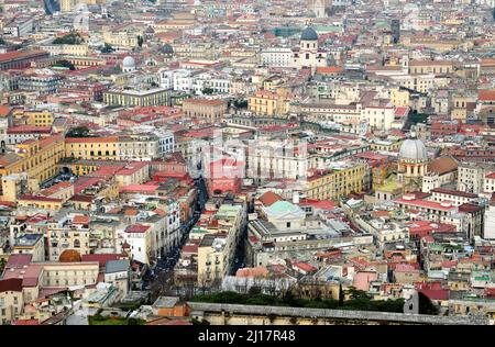 Blick über die Stadt Neapel, Italien, von der Festung Castel Sant’Elmo Stockfoto