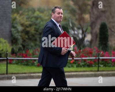 Downing Street, London, Großbritannien. 23. März 2022. Mark Spencer MP, Lord President of the Council, Leader of the Commons in Downing Street für wöchentliche Kabinettssitzung. Quelle: Malcolm Park/Alamy Live News. Stockfoto