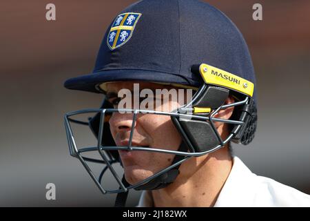 DURHAM CITY, GROSSBRITANNIEN. MÄR 23. David Bedingham von Durham schaut am Mittwoch, den 23.. März 2022, während des Spiels der MCC University zwischen Durham UCCE und dem Durham County Cricket Club auf der Rennbahn in Durham City nach. (Kredit: Will Matthews | MI News) Kredit: MI News & Sport /Alamy Live News Stockfoto