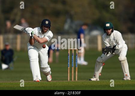 DURHAM CITY, GROSSBRITANNIEN. MAR 23. Ben Raine von Durham Fledermäuse während der MCC University Spiel zwischen Durham UCCE und Durham County Cricket Club auf der Rennbahn, Durham City am Mittwoch 23. März 2022. (Kredit: Will Matthews | MI News) Kredit: MI News & Sport /Alamy Live News Stockfoto