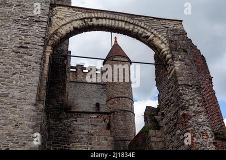 Eine Aufnahme des Schlosses Gravensteen an einem düsteren Tag in Gent, Belgien Stockfoto