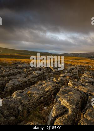 Winter auf Malham Lings oberhalb von Malham, Yorkshire Dales Stockfoto