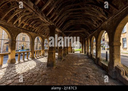 Das Innere der historischen Markthalle in Chipping Campden, Gloucestershire, England Stockfoto