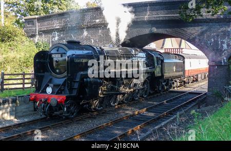 Dampfzug 92203 - Black Prince verlässt Weybourne Station, Norfolk Stockfoto