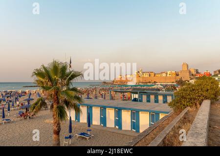 Panoramablick auf das historische Dorf Termoli (CB - Italien) Stockfoto