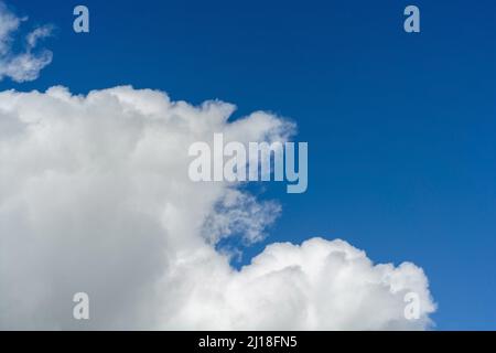 Hintergrund von Wolken und Himmel Stockfoto