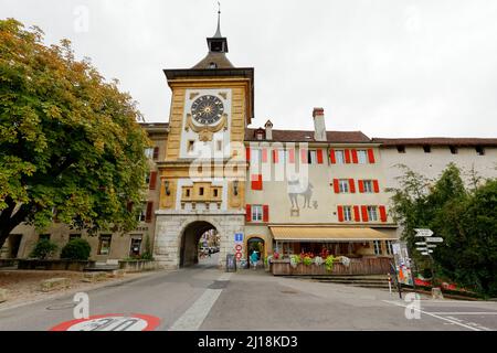 Morat, Schweiz - 15. September 2015: Das Berner Tor stammt aus dem Jahr 1239, das heutige Tor (Berntor) wurde vom Architekten Niklaus Hebler im 2. hal erbaut Stockfoto