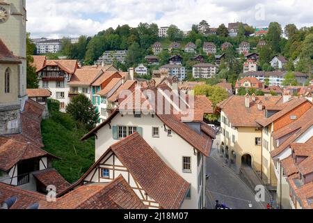 Bern, Schweiz - 06. September 2015: Dächer der Stadthäuser der Stadt. Bern mit einer Bevölkerung von ca. 140000 Einwohnern ist es das viertgrößte p Stockfoto