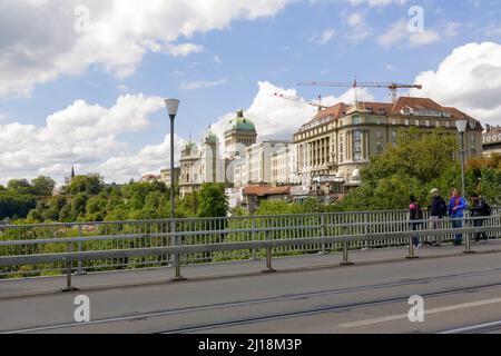 Bern, Schweiz - 06. September 2015: Der Bundespalast ist Sitz des Bundesparlaments und des 5-Sterne-Hotels Hotel Stockfoto