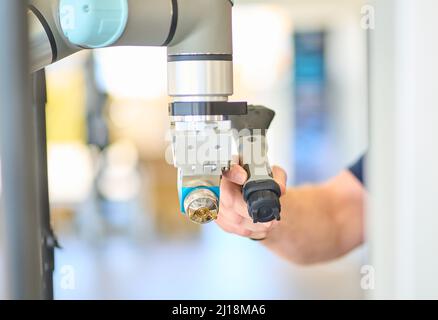 ALLGÄU GOES ROBOTICS Veranstaltung zu Anwendungsbeispielen und Automatisierungsideen in der Robotertechnik in Marktoberdorf, Bayern, Deutschland, 22. März 2022. © Peter Schatz / Alamy Live News Stockfoto