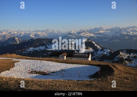 Atemberaubende Aussicht von Rigi Kulm, Schweiz. Stockfoto