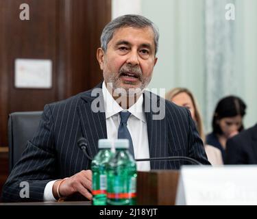 Washington, USA, 23.. März 2022. 23. März 2022 - Washington, DC, USA: Sanjay Mehrotra, Chief Executive Officer, Micron, spricht bei einer Anhörung des Senats für Handel, Wissenschaft und Transport. (Foto: Michael Brochstein/Sipa USA) Quelle: SIPA USA/Alamy Live News Stockfoto