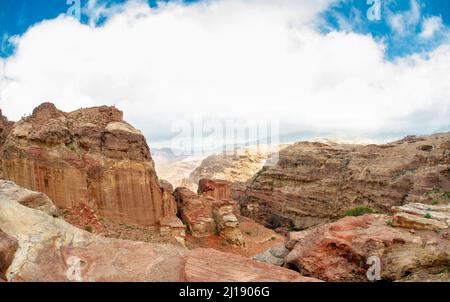 Petra Jordan ein Land, das als eines der Wunder der Welt gilt und vor kurzem für Touristen geöffnet wurde Stockfoto