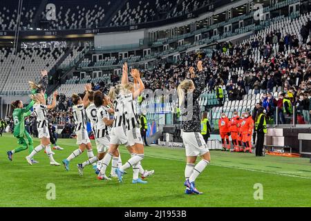 Turin, Italien. 23. März 2022. Juventus feiert nach dem UEFA Womens Champions Viertelfinale das erste Beinspiel zwischen Juventus und Olympique Lionnais im Allianz-Stadion in Turin, Italien Cristiano Mazzi/SPP Credit: SPP Sport Press Foto. /Alamy Live News Stockfoto