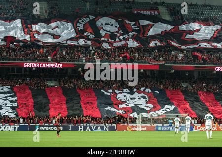 Curitiba, Brasilien. 23. März 2022. PR - Curitiba - 03/23/2022 - PARANAENSE 2022, ATHLETICO PR X CORITIBA - Athletico-PR-Fans bei einem Spiel gegen Coritiba im Stadion Arena da Baixada zur Paranaense-Meisterschaft 2022. Foto: Robson Mafra/AGIF/Sipa USA Quelle: SIPA USA/Alamy Live News Stockfoto