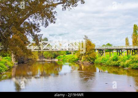 Bendemeer Timber and Steel Truss Bridge über den Macdonald River NSW Australia. Stockfoto