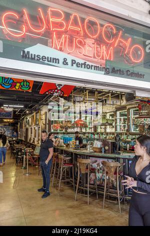 Little Havana Miami Florida Calle Ocho 8 8. Street Hispanic Cuban Quartiers Historic District Cubaocho Museum Cigar Factory Inside interior entran Stockfoto