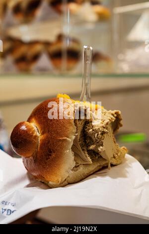 Cappadona Eis, Brioche-Spezialität, Palermo, Sizilien, Italien Stockfoto