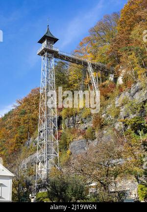 Historischer Personenaufzug am Elbhang in Bad Schandau, Sächsische Schweiz, Sachsen, Deutschland Stockfoto