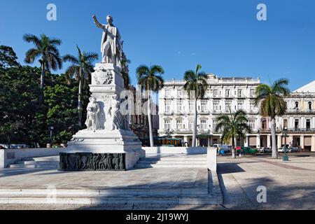 Denkmal des Nationalhelden Jose Marti, Central Park, Parque Central, hinter dem Hotel Inglaterra, Neoklassizismus, Ältestes Hotel der Stadt, eröffnet 23 Stockfoto