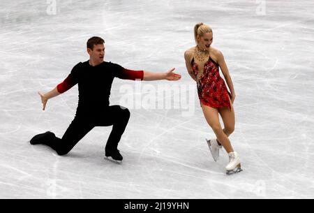 DIE US Alexa Scimeca-Knierim und Brandon Frazier treten am 23. März 2022 beim Kurzprogramm der beiden bei den ISU-Eiskunstlauf-Weltmeisterschaften in Montpellier, Südfrankreich, auf. Foto von Patrick Aventurier/ABACAPRESS.COM Stockfoto