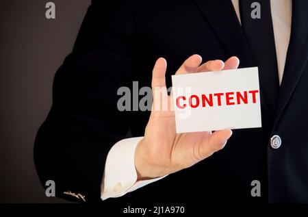 Phrase Inhalt ist König auf eine Karte geschrieben. Stockfoto