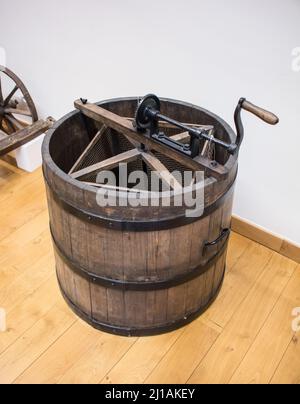 Musée d'Art et d'Histoire d'Albertville : Honigextraktor Stockfoto