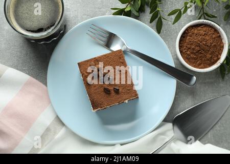 Konzept von leckeren Dessert mit Tiramisu Kuchen, Draufsicht Stockfoto