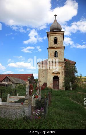 Die Unitarische Kirche in Bußd, Boz, dt. Bußd, ist ein Dorf im Kreis Alba, Siebenbürgen, Rumänien / die Unitarische Kirche in Bußd, Boz, dt. Bußd, IS Stockfoto