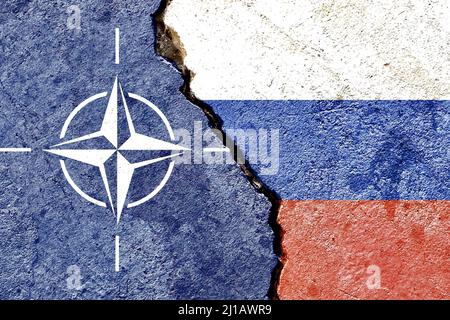 Abstract NATO Russland Politik Beziehung gespaltene Konflikte Konzept Texturtapete Stockfoto